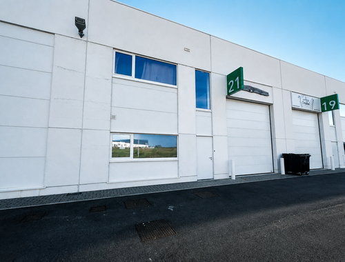                                         Entrepôt à louer à Tubize, € 1.950
