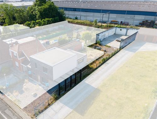                                         Bâtiment commercial à vendre à Comines, € 79.000
