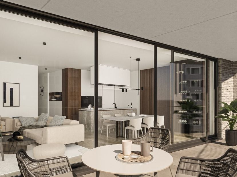 Project FOX offre un cadre de vie paisible et intime avec seulement cinq appartements. Des espaces lumineux et bien agencés, une généreuse lumière nat
