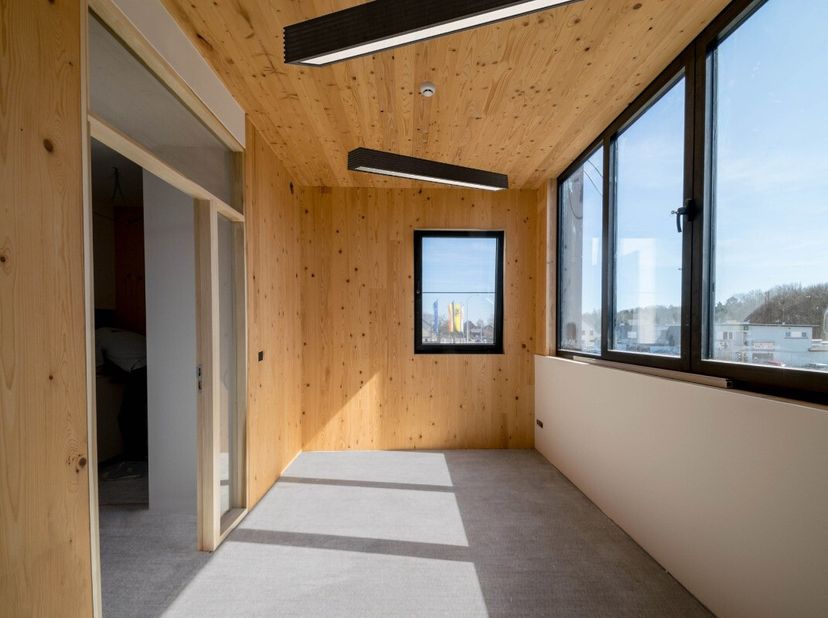 Instapklare kantoorruimte gelegen in Spalbeek.Deze moderne kantoren zijn gelegen op een toplocatie met een vlotte verbinding naar de belangrijkste inv
