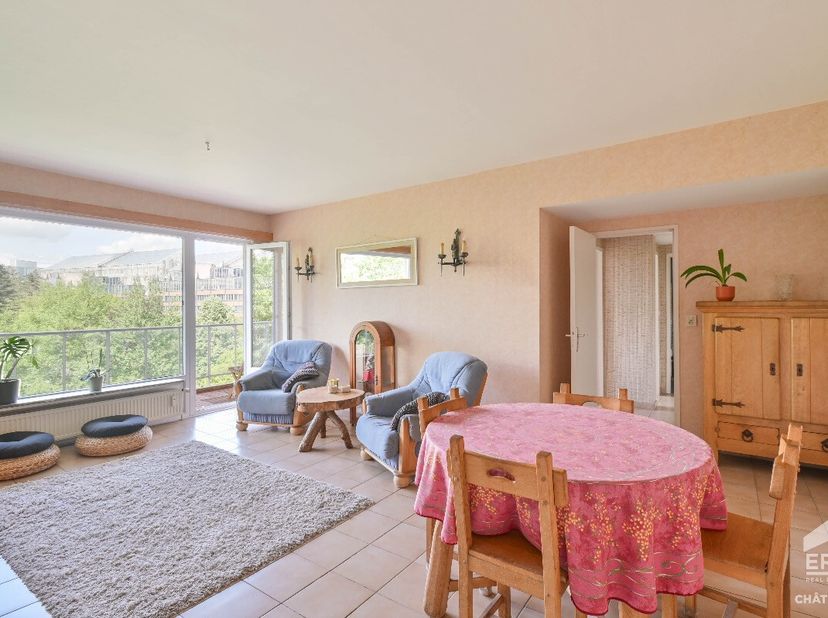 [[ DIT PAND NEEMT DEEL AAN DE ERA OPEN HUIZEN DAG OP 13/6 VAN 16:00 TOT 17:00 ]] Audergem: Appartement met 2 slaapkamers + terrasGelegen in de gegeerd