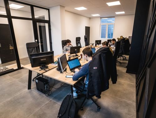                                         Espace de bureaux à louer à Mons, € 1.250
