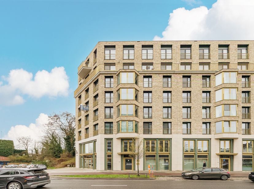 Geheel van 4 recente appartementen – ideale investering<br />
Gelegen op een toplocatie nabij winkels en voorzieningen aan de Plantin en Moretuslei, m