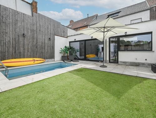                                         Maison à vendre à Bissegem, € 349.000
