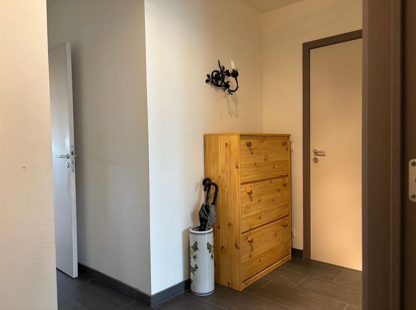 Appartement spacieux et meublé avec jardin dans un endroit central à Lier<br />
Au Maasfortbaan 144 à Lier, vous trouverez cet appartement soigné et p