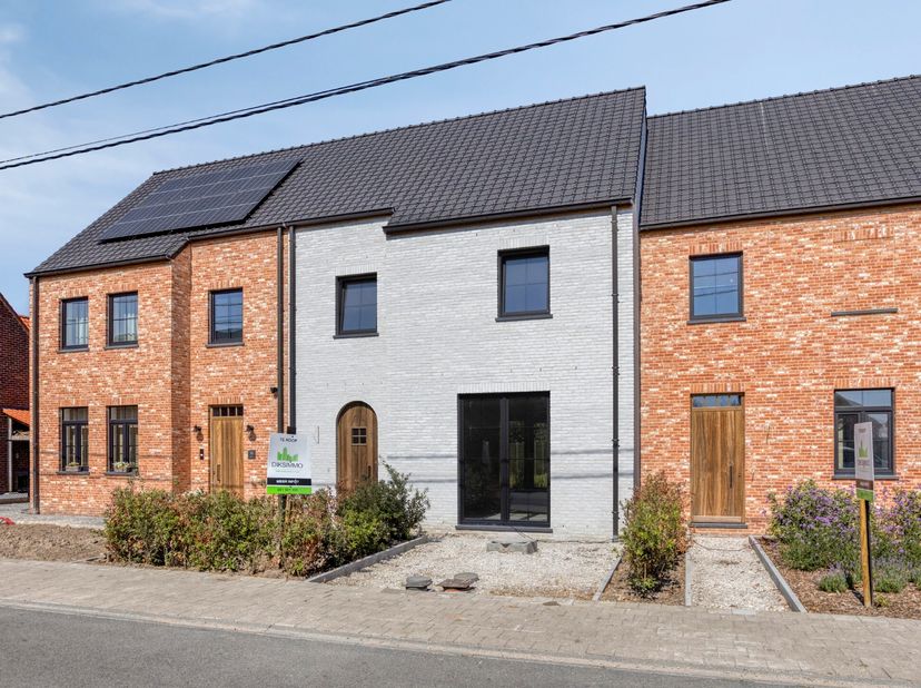 MONO<br />
Residentieel wonen in het rustige Bovekerke (op de kruising van Kortemark, Diksmuide en Koekelare) op een groot perceel met west-oriëntatie