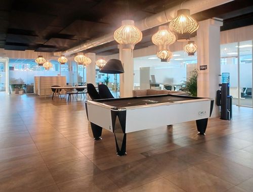                                         Bureaux à louer à Lochristi, € 1.350
