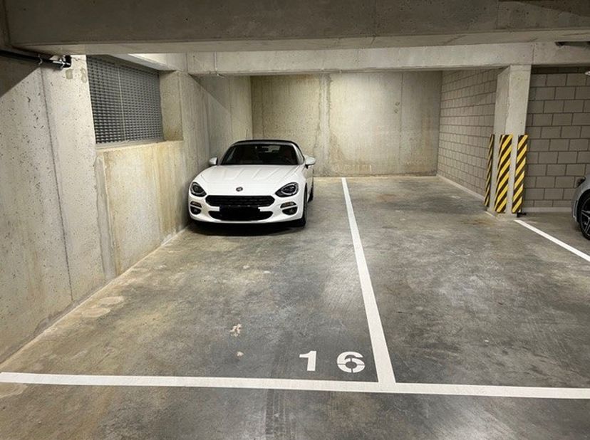Garage à louer
                    à 2630 Aartselaar