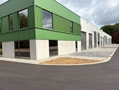                                         Bedrijfsgebouw te huur in Kortessem, € 1.123

