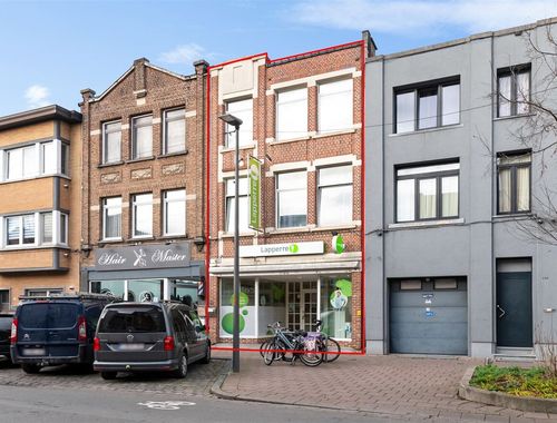                                         Usage mixte à vendre à Deurne, € 395.000
