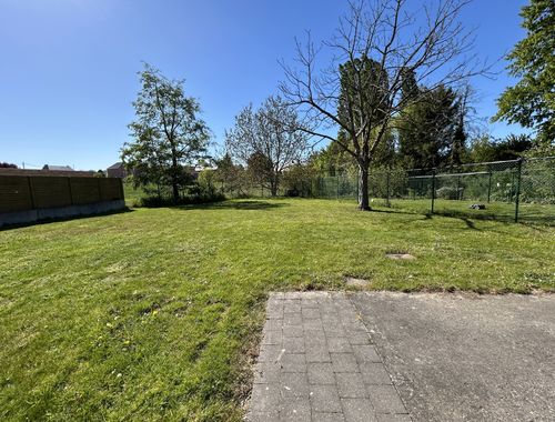                                         Handelszaak te huur in Heers, € 850
