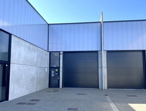                                         Bâtiment d’entreprise à louer à Dendermonde, € 2.700

