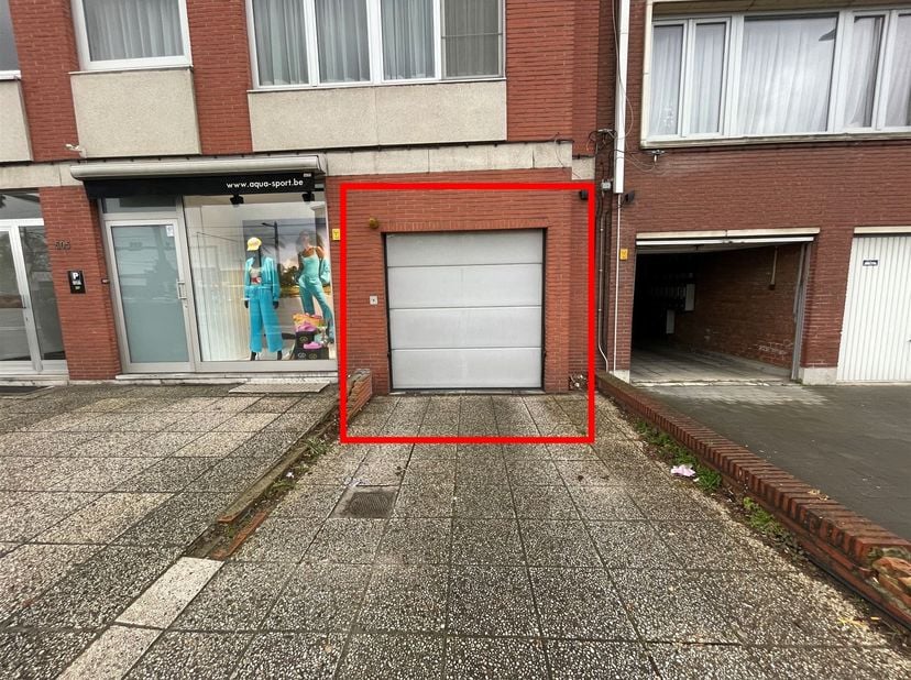Garage te huur in August Van de Wielelei 103,
                    2100 Deurne