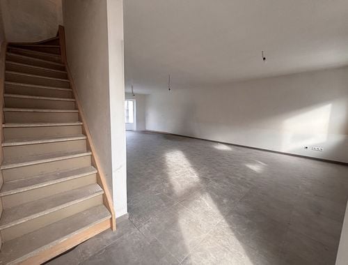                                         Bel-étage te koop in Moustier-sur-Sambre, € 330.000

