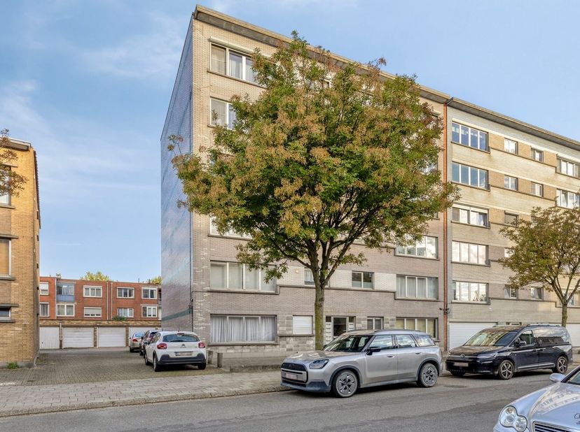 Appartement te koop in Kruisbekstraat 17 bus GLV,
                    2170 Merksem