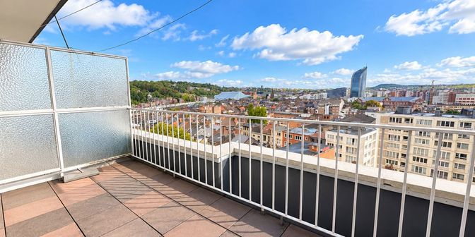 Appartement te huur in Avenue Emile Digneffe, 4000 Liège