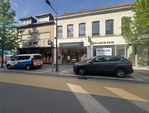                                         Commerce à vendre à Mol, € 575.000
