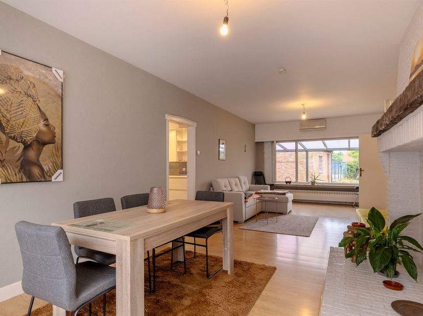 Vous recherchez l'investissement idéal ou un appartement de plain-pied avec 2 chambres, une terrasse et un petit jardin ? N'hésitez pas à nous contact