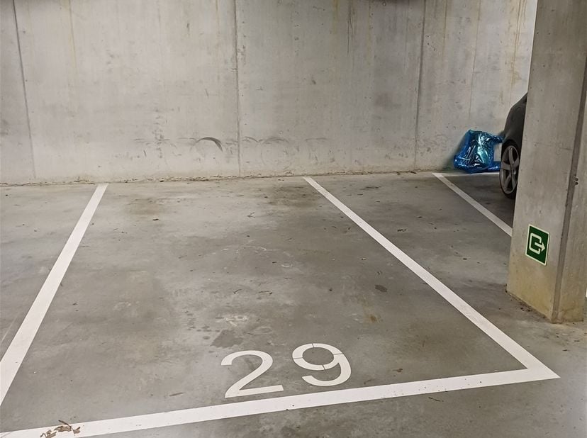 Ondergrondse staanplaatsen te koop in het centrum van Kortenberg.<br />
<br />
Ideaal gelegen in het centrum van Kortenberg, bieden we u 1 tot 3 rui