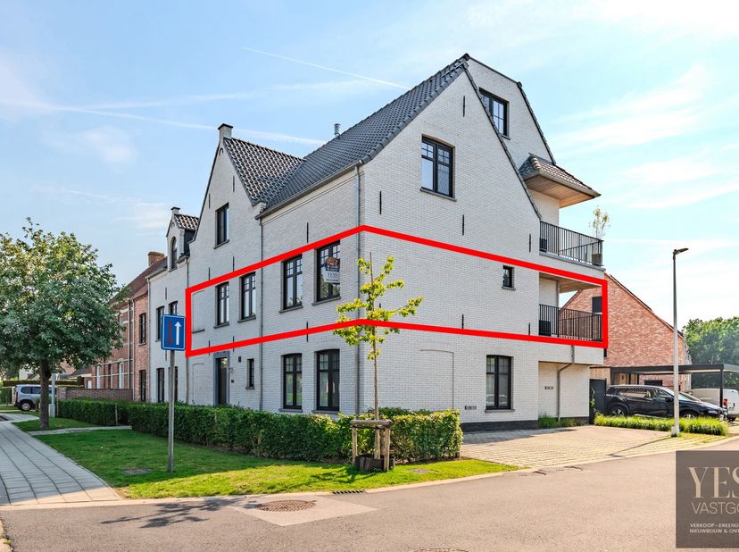 Recent 2 slpk app op toplocatie te Varsenare!<br />
<br />
Bent u op zoek naar een ruim, energiezuinig en instapklaar appartement op een uitstekende l