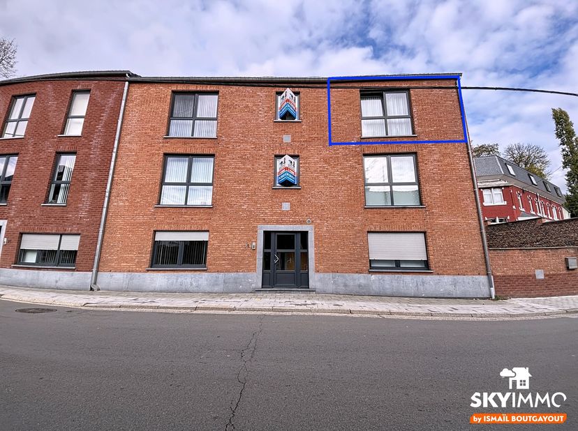 L'agence SKYIMMO est ravie de vous présenter ce magnifique appartement, offrant une surface habitable de 60m² située à Grâce-Hollogne, se compose comm
