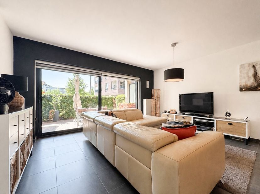 Instapklaar (bemeubeld) appartement met zuidwestgericht terras (28m²) nabij de Damse Vaart!<br />
In Residentie Elzes, op een aangename locatie nabij