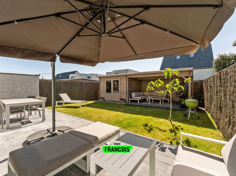 INSTAPKLARE EN RUIME ENERGIEZUINIGE WONING!<br />
Op zoek naar een instapklare, energiezuinige woning waar ruimte, comfort en een stijlvolle afwerking