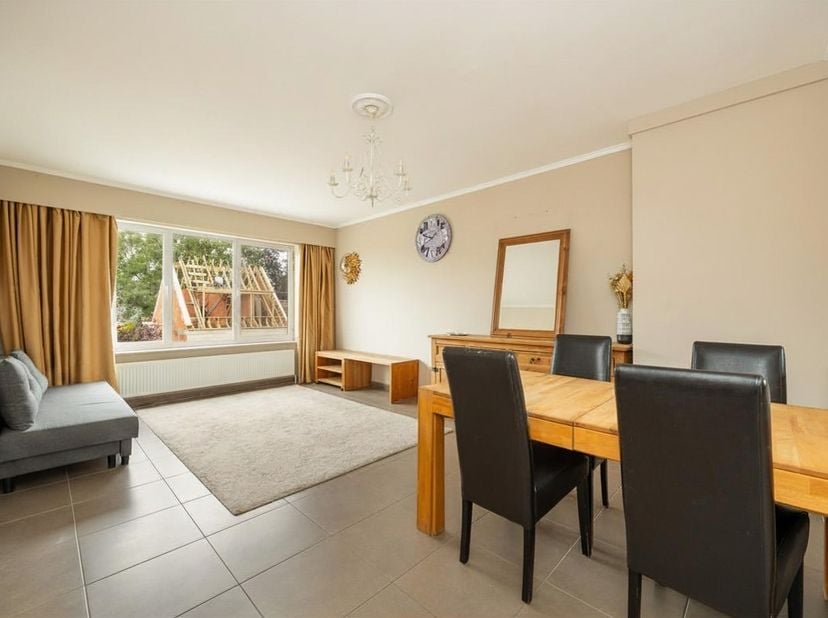 Appartement clé en main de 2 chambres au centre d’Aartselaar<br />
Situé à proximité immédiate du centre d’Aartselaar, cet appartement de 2 chambres,