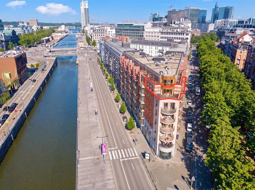 Kwalitatief afgewerkt appartement (115 m²) op de 6de verdieping van de verzorgde residentie Waterview (2011), ideaal gelegen op wandelafstand van Tour