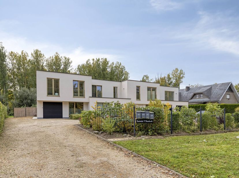 Huis te koop in Gentsesteenweg 403-405,
                    9420 Erondegem