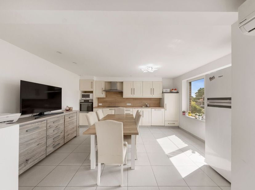 Maison à vendre
                    à 8800 Oekene