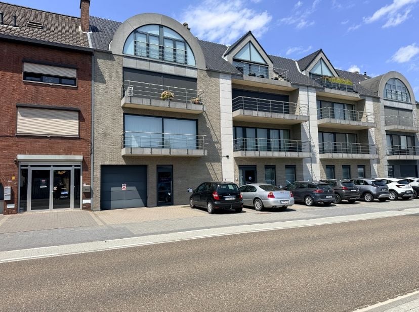 Dit appartement is beschikbaar vanaf 1 oktober 2026!&amp;nbsp;<br />
Incl. 2 parkeerplaatsen!<br />
Vaste kosten: € 75,00 / maand<br />
<br />
Op zoek naa