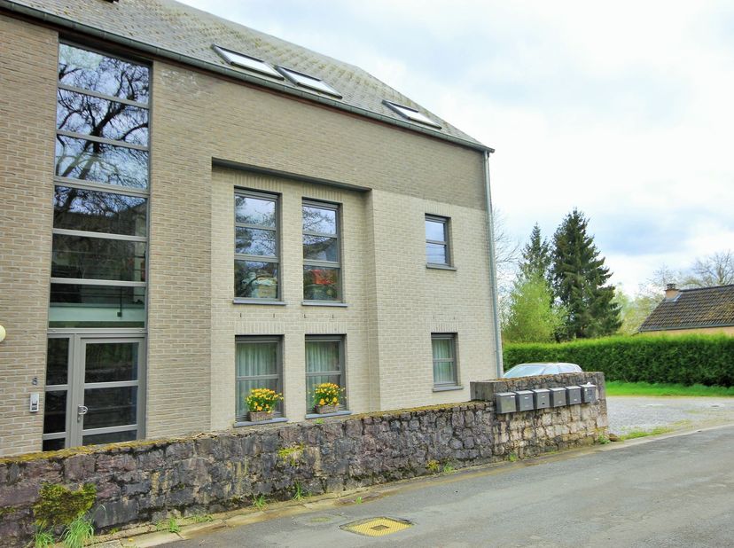 Appartement te huur in ,
                    5600 Neuville