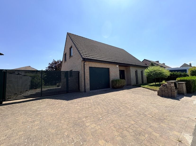 Huis te koop in Lindehofstraat 14,
                    8940 Geluwe