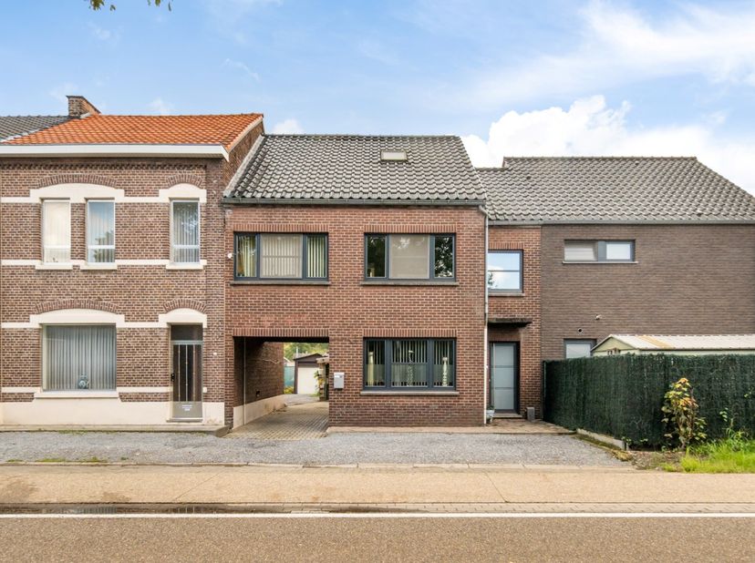 Huis te koop in Maaseikerbaan 18,
                    3600 Genk