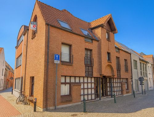                                         Immeuble d'appartements à vendre à Eeklo, € 350.000
