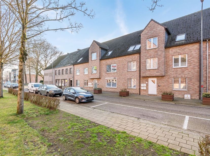 Instapklaar appartement (67 m²) in het centrum van Tessenderlo-Ham.<br />
Welkom in dit verzorgd appartement, centraal gelegen aan het Sint-Jozefsplei