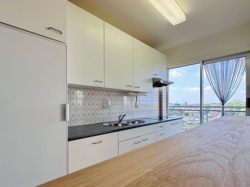 Leuk 1-slaapkamer appartement in het hartje van Dendermonde <br />
Dit lichtovergoten appartement bevindt zich op het 6e verdiep in de Residentie Kri