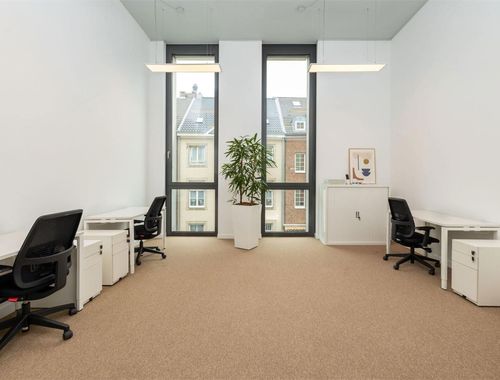                                         Immeuble de bureaux à louer à Berchem, € 1.649
