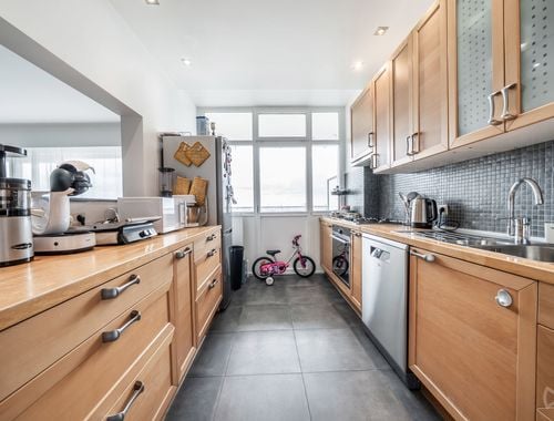                                        Appartement à vendre à Molenbeek-Saint-Jean, € 229.000
