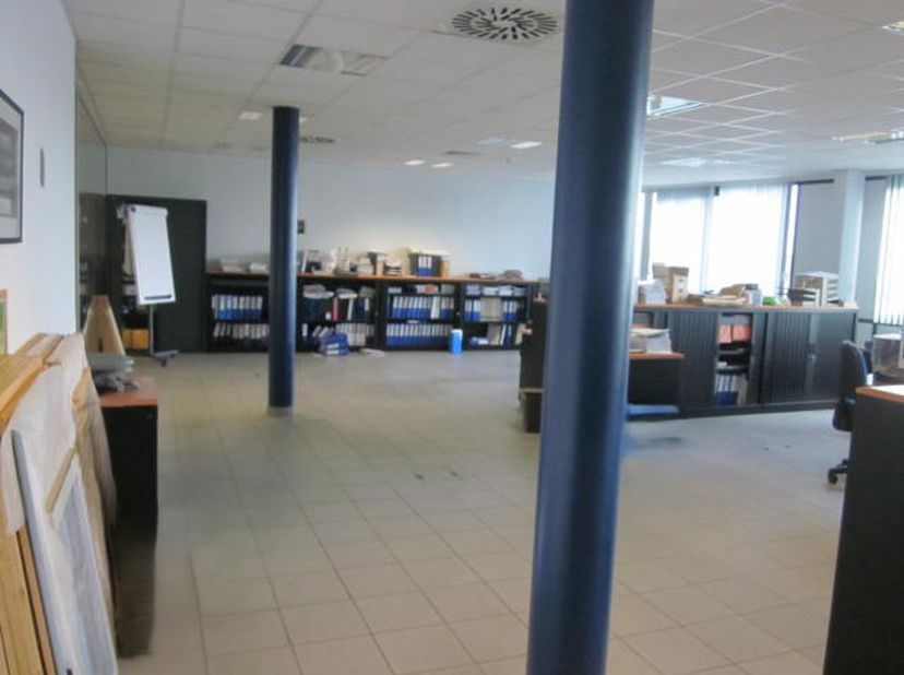 Bien professionnel à louer
                    à 9940 Evergem