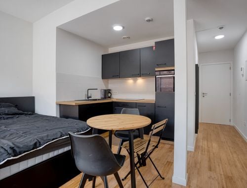                                         Studio met slaaphoek te huur in Leuven, € 895
