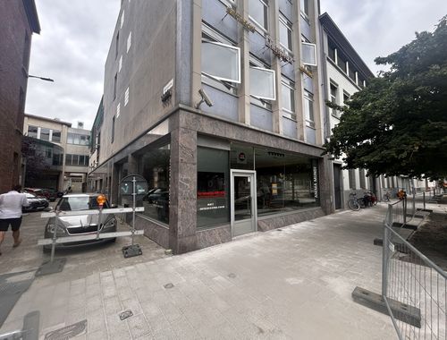                                         Handelszaak te huur in Antwerpen, € 3.750
