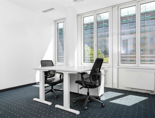                                         Immeuble de bureaux à louer à Herentals, € 189
