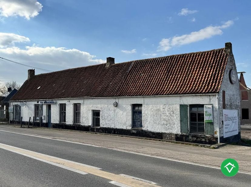 Herberg "Ter Waerebrug", vroeger "Schippershuis", 18de-eeuwse herberg langs de Waerevaart is te koop.<br />
Er is een mogelijkheid tot het ombouwen to