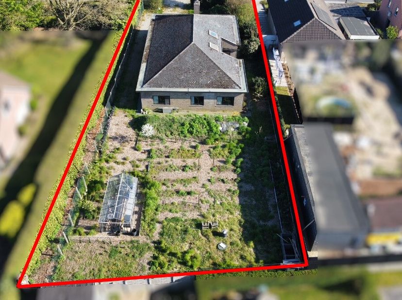 Villa individuelle située dans un emplacement de choix à Waregem Cette maison individuelle est implantée sur un terrain spacieux de 1043 m².Elle néces