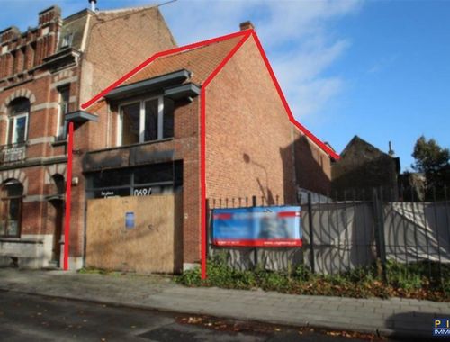                                         Commercieel Gebouw te koop in Tournai, € 265.000
