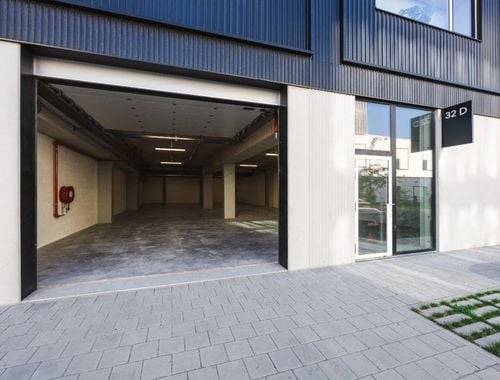                             Opslagplaats te huur in Groot-Bijgaarden
