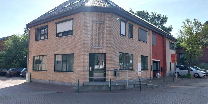 Bedrijfsvastgoed te huur in Dorpsstraat 79, 3550 Zolder