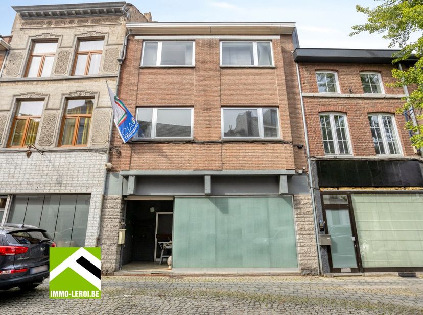 Consultez directement ce bâtiment sur le site d'Immo Leroi : www.immo-leroi.be/pand/kopen-gebouw-woning-tongeren-borgloon/7562761.<br />
Cette proprié